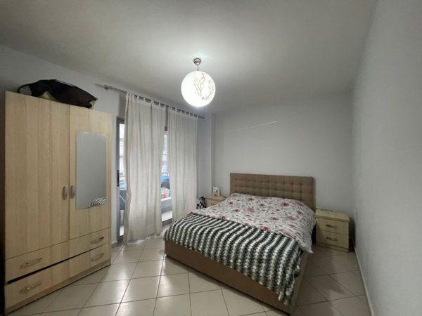 Tirane, shitet apartament 1+1 Kati 2, 70 m² 164.000 € (Rruga Robert Shvarc)
