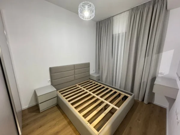 Tirane, jepet me qera apartament 1+1 Kati 2, 