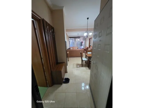 Tirane, shes apartament 2+1+Ballkon Kati 5, 90 m² 120.000 € 