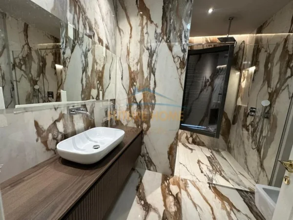 Tirane, jepet me qera apartament 3+1 Kati 1, 285 m² 2.800 € (KOMPLEKSI DELIJORGJI)