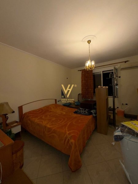 Tirane, jepet me qera apartament 1+1+Ballkon Kati 7, 75 m² 650 € (BLLOK)