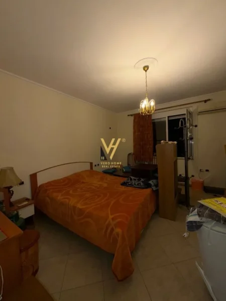 Tirane, jepet me qera apartament 1+1+Ballkon Kati 7, 75 m² 650 € (BLLOK)