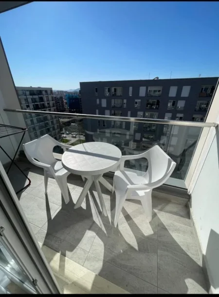 Tirane, jepet me qera apartament 2+1+Aneks+Ballkon Kati 5, 750 € (laprake)