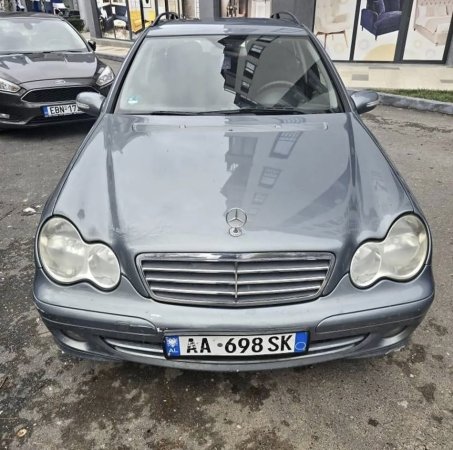 Tirane, shes makine Mercedes Benz Nafte, manuale Kondicioner 262 km 4.500 €