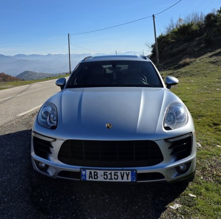 Tirane, shes Porsche Macan Benzin, e argjendtë automatik Klima 198 km 17.500 €