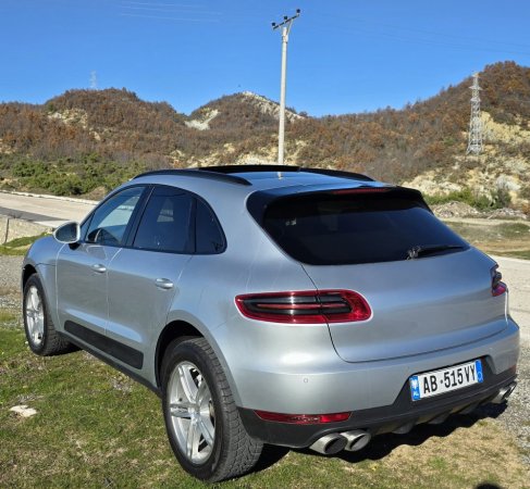 Tirane, shes Porsche Macan Benzin, e argjendtë automatik Klima 198 km 17.500 €