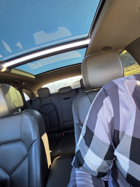 Tirane, shes Porsche Macan Benzin, e argjendtë automatik Klima 198 km 17.500 €