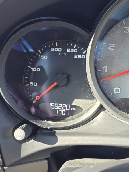 Tirane, shes Porsche Macan Benzin, e argjendtë automatik Klima 198 km 17.500 €