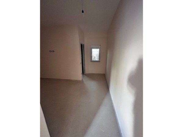 Tirane, jepet me qera apartament 1+1 Kati 1, 55 m² 450 € (Selite)