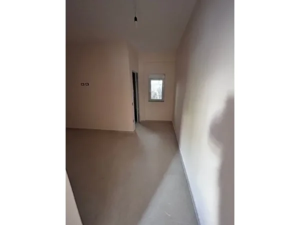 Tirane, jepet me qera apartament 1+1 Kati 1, 55 m² 450 € (Selite)