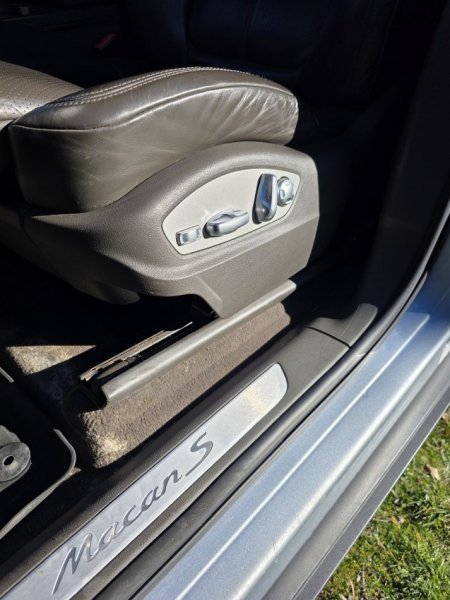 Tirane, shes Porsche Macan Benzin, e argjendtë automatik Klima 198 km 17.500 €