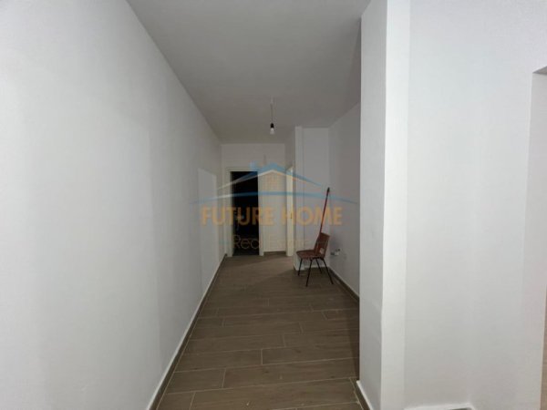 Tirane, shitet apartament 1+1+Ballkon Kati 4, 86 m² 129.000 € (Rruga Hasan Vogli)