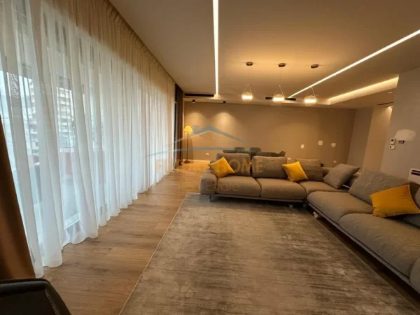 Tirane, jepet me qera apartament 3+1 , 285 m² 2.800 € (Kompleksi Delijorgji)