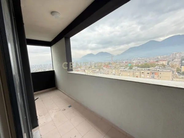 Tirane, shitet apartament 2+1 Kati 7, 108 m² 174.000 € (Shkolla e Bashkuar)
