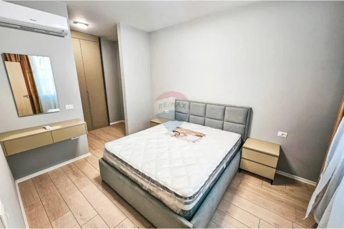 Tirane, jepet me qera apartament 1+1 , 65 m² 550 € (River Residence")
