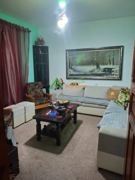 Tirane, shitet shtepi private 1- kateshe, 209 m² (Rruga Seman Roza, Afer Kodres se Priftit)