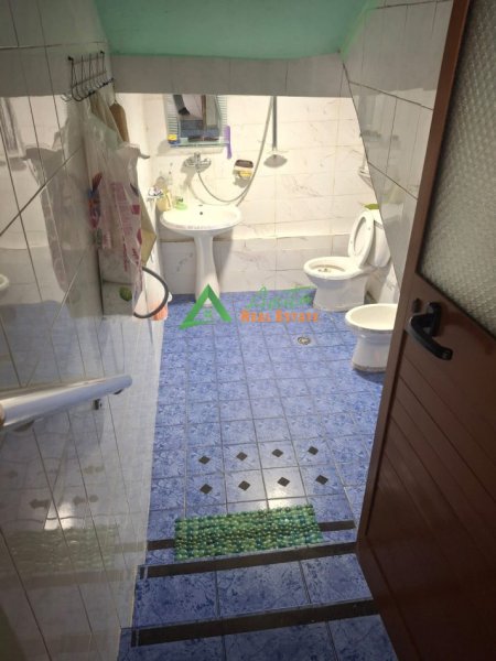 Tirane, shitet shtepi private 1- kateshe, 209 m² (Rruga Seman Roza, Afer Kodres se Priftit)