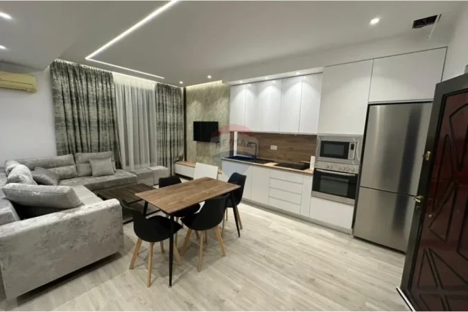 Tirane, jepet me qera apartament 1+1 , 650 € (Rruga Muhamet Gjollesha, Tiranë)