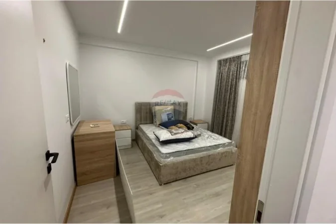 Tirane, jepet me qera apartament 1+1 , 650 € (Rruga Muhamet Gjollesha, Tiranë)