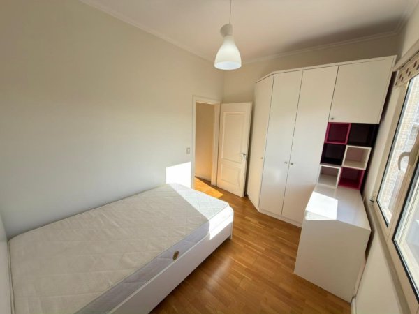 Tirane, shitet apartament 2+1 Kati 6, 