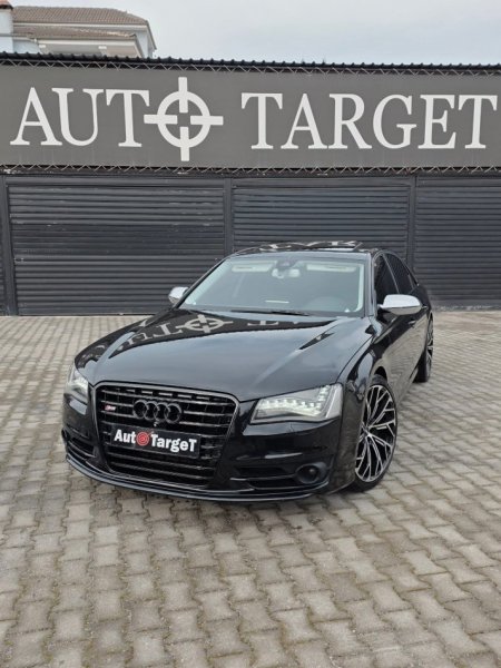 Tirane, shes AUDI S8 Quattro V8T Benzin, e zeze automatik