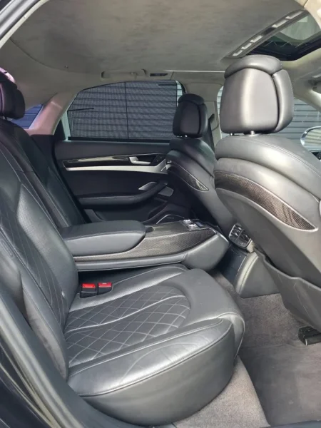 Tirane, shes AUDI S8 Quattro V8T Benzin, e zeze automatik