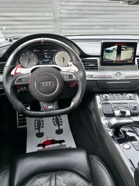 Tirane, shes AUDI S8 Quattro V8T Benzin, e zeze automatik