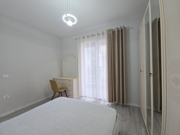 Tirane, jepet me qera apartament 1+1 Kati 6, 70 m² 700 € 
