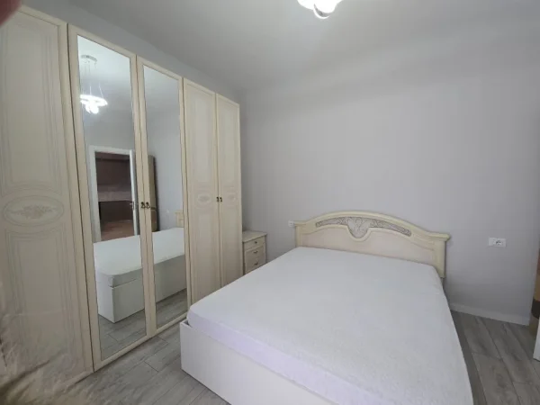 Tirane, jepet me qera apartament 1+1 Kati 6, 70 m² 700 € 