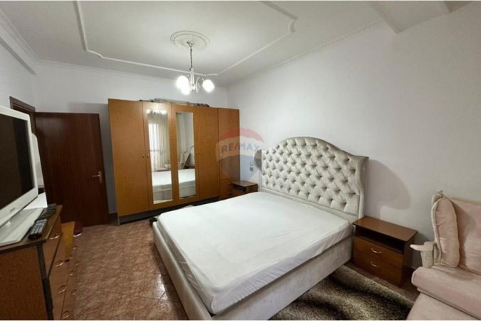 Tirane, jepet me qera apartament 1+1 , 60 m² 500 € (Ish Parku)