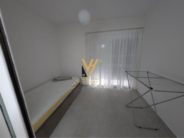 Tirane, jepet me qera apartament 2+1+Ballkon Kati 2, 70 m² 650 € (SELVIA)