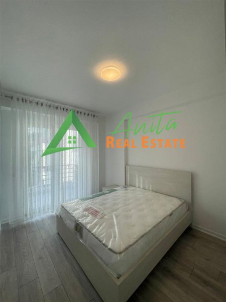Tirane, jepet me qera apartament 2+1+Ballkon Kati 4, 72 m² 630 € (Liqeni i Thate)