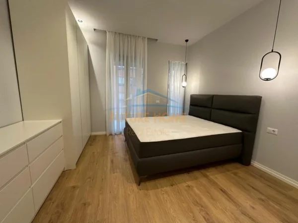 Tirane, jepet me qera apartament 3+1 Kati 1, 285 m² 2.800 € (Kompleksi Delijorgji)