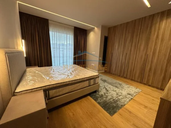 Tirane, jepet me qera apartament 3+1 Kati 1, 285 m² 2.800 € (Kompleksi Delijorgji)