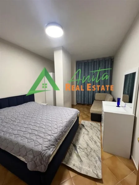 Tirane, jepet me qera apartament 1+1+Ballkon Kati 6, 65 m², 60 000 Leke (Sheshi Wilson)