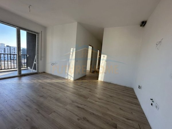 Tirane, shitet apartament 2+1+Ballkon Kati 7, 82 m² 123.000 € (Rruga 5 Maji)