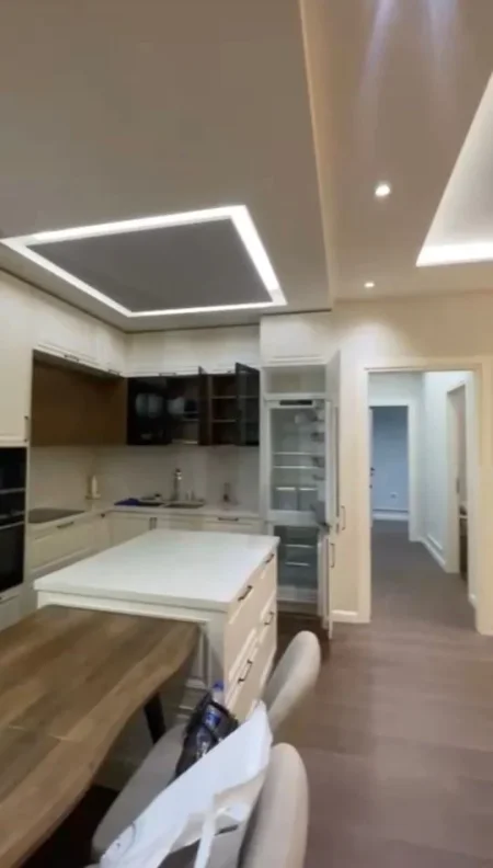 Tirane, jepet me qera apartament 2+1+Ballkon Kati 6, 85 m² 1.500 € 