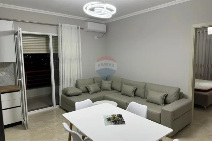 Tirane, jepet me qera apartament 1+1 , 550 € (PRANE HIPOTEKES)