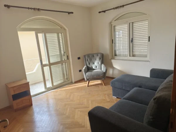 Shkoder, shitet 4+1+Aneks+Ballkon Kati 4, 230 m² 325.000 € 