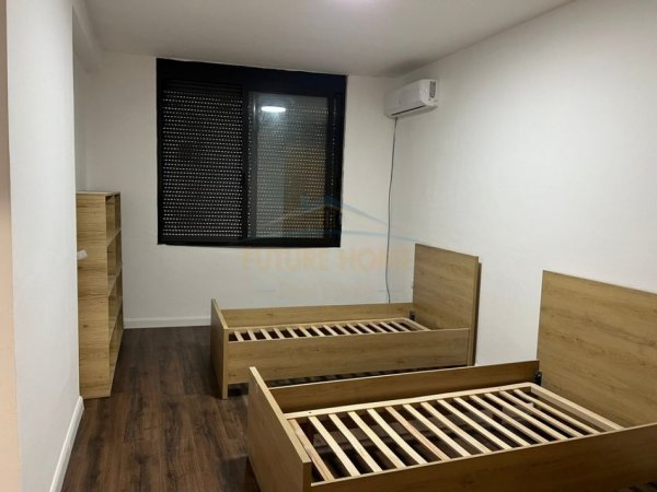 Tirane, jepet me qera apartament 3+1+Ballkon Kati 4, 126 m² 900 € (Rruga Bilal Golemi)