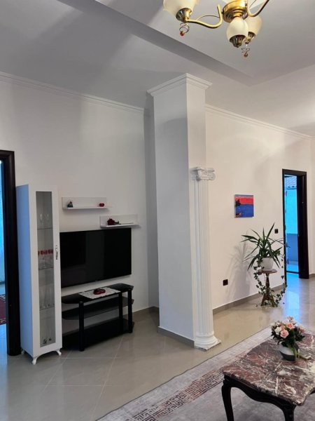 Tirane, jepet me qera apartament 2+1 Kati 0, 110 m² 520 € (Prane Shkolles Marlin Barleti)