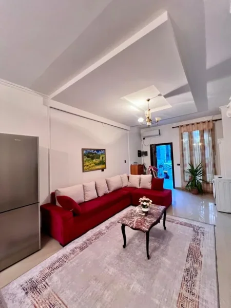 Tirane, jepet me qera apartament 2+1 Kati 0, 110 m² 520 € (Prane Shkolles Marlin Barleti)