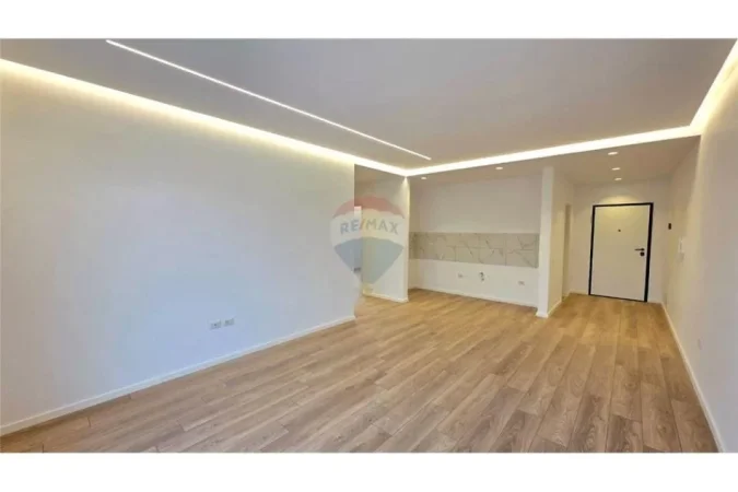 Vlore, shitet apartament 2+1+Ballkon Kati 8, 101 m² 140.000 € (Rr. Zenel Murra, Vlorë)