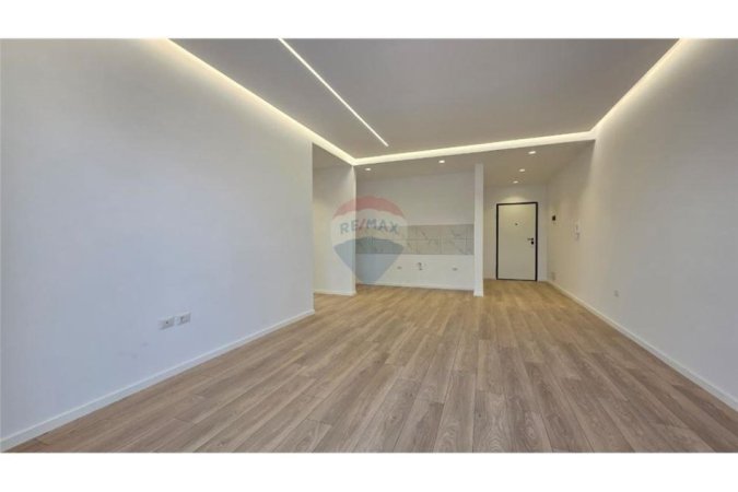 Vlore, shitet apartament 2+1+Ballkon Kati 8, 101 m² 140.000 € (Rr. Zenel Murra, Vlorë)