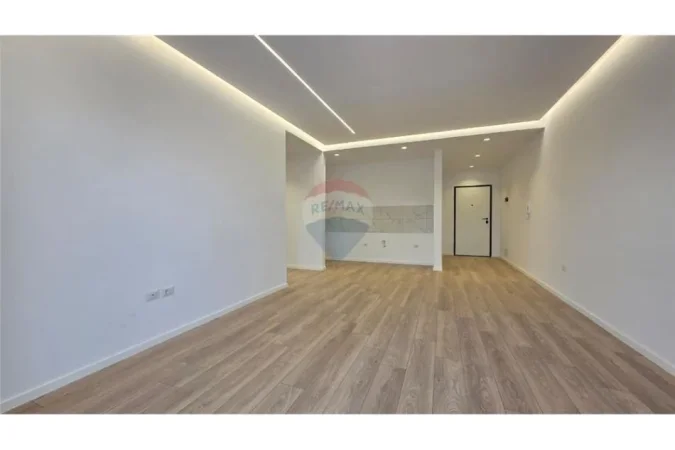 Vlore, shitet apartament 2+1+Ballkon Kati 8, 101 m² 140.000 € (Rr. Zenel Murra, Vlorë)
