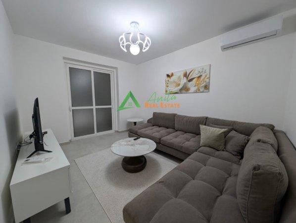 Tirane, jepet me qera apartament 2+1+Ballkon Kati 2, 70 m² 65 000 Leke (Selvia, afer kryqezimit)