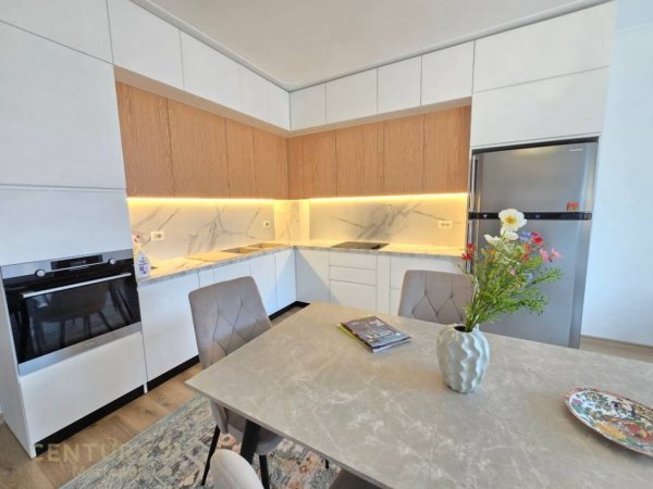 Tirane, jepet me qera apartament 2+1 Kati 5, 120 m² 1.150 € 