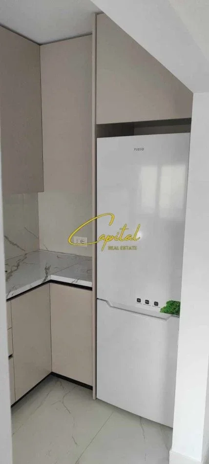 Tirane, jepet me qera apartament 2+1 Kati 3, 75 m² 530 € (ISH PARKU)