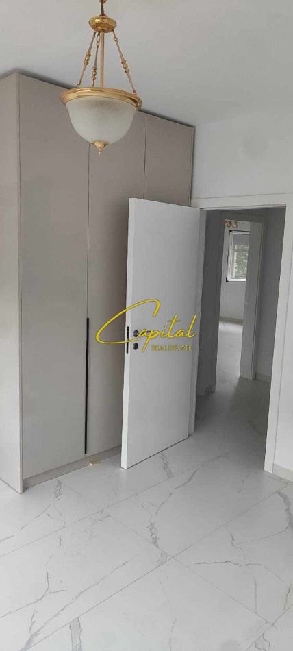 Tirane, jepet me qera apartament 2+1 Kati 3, 75 m² 530 € (ISH PARKU)