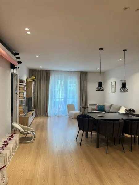 Tirane, jepet me qera apartament 2+1 Kati 3, 120 m² 800 € 